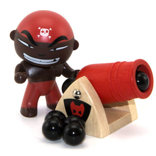Djambo est l'artilleur en chef des Arty toys. Il est un peu fanfaron mais il faut bien avouer qu'il est d'une précision diabolique. Il aurait à lui tout seul coulé plus de 30 navires. Mieux vaut l'avoir avec soi que contre soi ! Il prend part à toutes les expéditions du capitaine Sam parrot sur son célèbre bateau "Ze Pirate Boat"